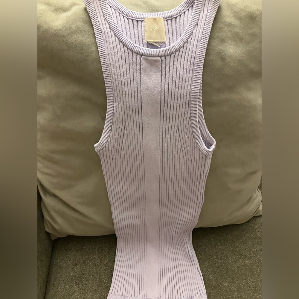 Lavender Sleeveless Ribbed Knit Sweater